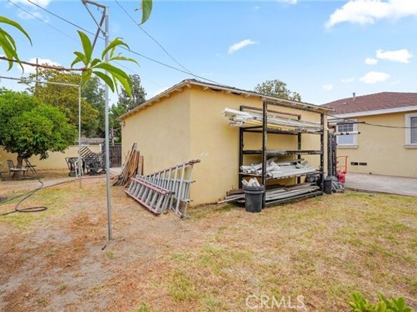 6355 Peach Avenue, Van Nuys (los Angeles) CA 91411