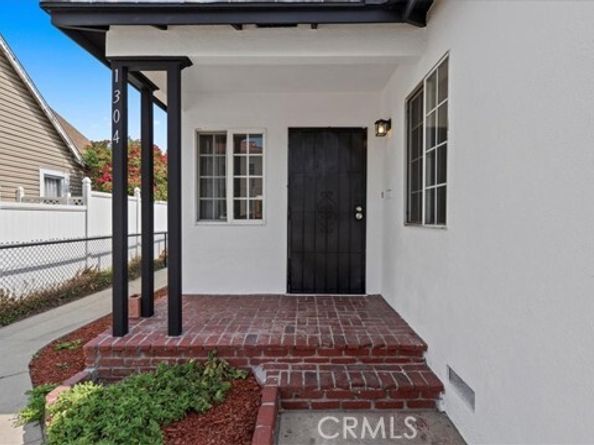 1304 N Fries, Wilmington (los Angeles) CA 90744