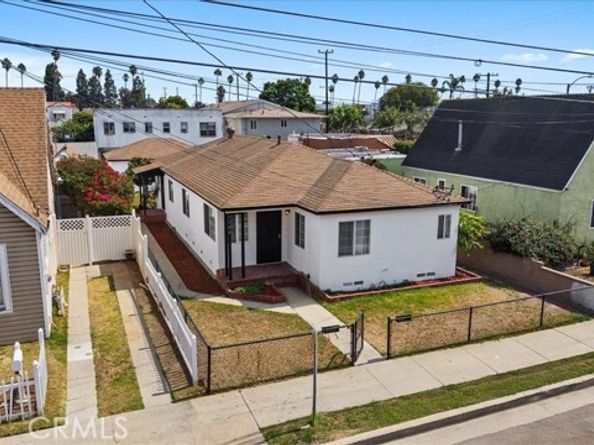 1304 N Fries, Wilmington (los Angeles) CA 90744