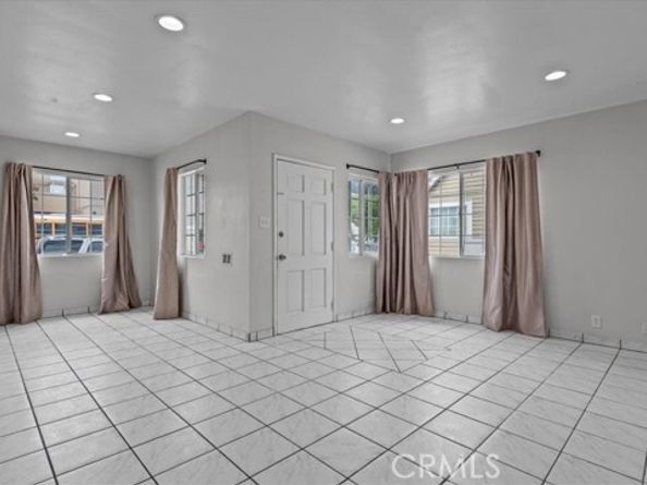 1304 N Fries, Wilmington (los Angeles) CA 90744