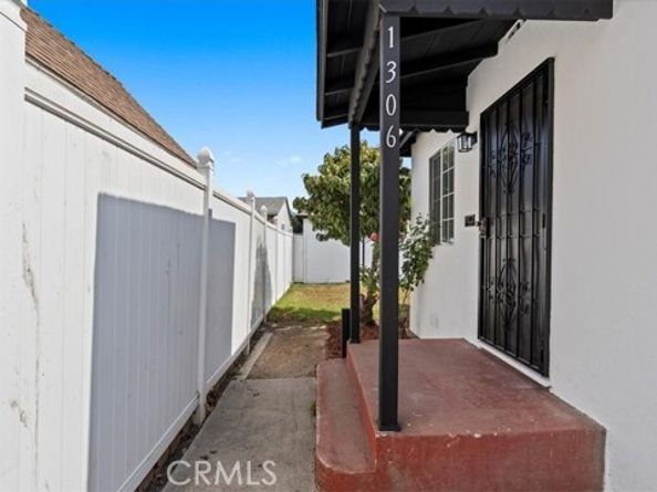 1304 N Fries, Wilmington (los Angeles) CA 90744