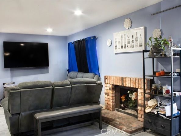 821 S Cerritos Avenue 13, Azusa CA 91702