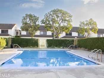 821 S Cerritos Avenue
