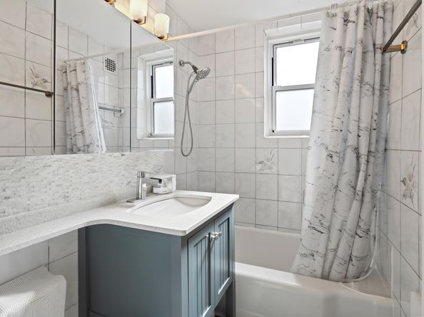 66-01 Burns Street 3W, Queens NY 11374