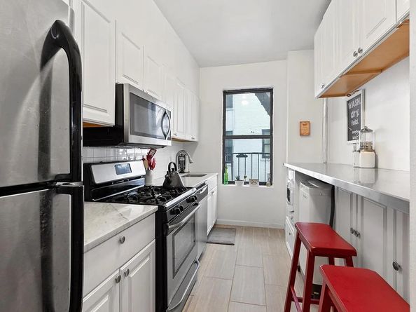 8 Magaw Place 22B, New York NY 10033