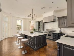 243 East 17th Street, New York NY 10003
