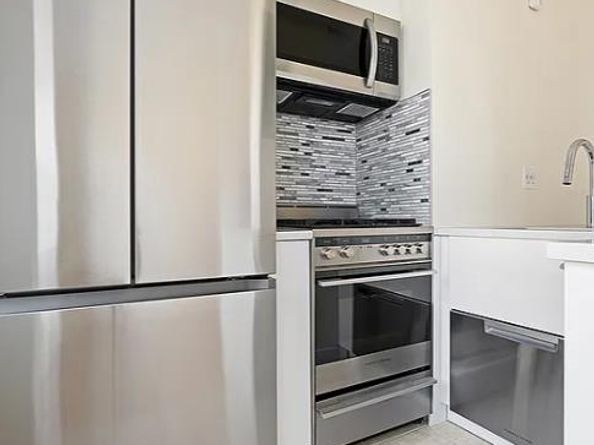 60 East 9th Street 519, New York NY 10003