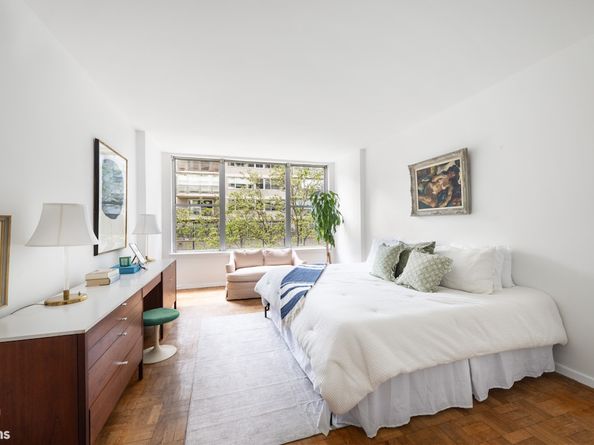 169 East 69th Street 3C, New York NY 10021