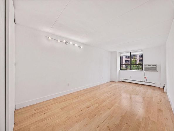 220 Manhattan Avenue 2N, New York NY 10025