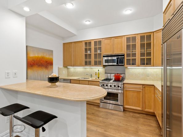 171 West 57th Street 2A, New York NY 10019