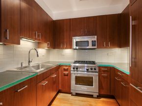 33 West 56th Street 6C, New York NY 10019