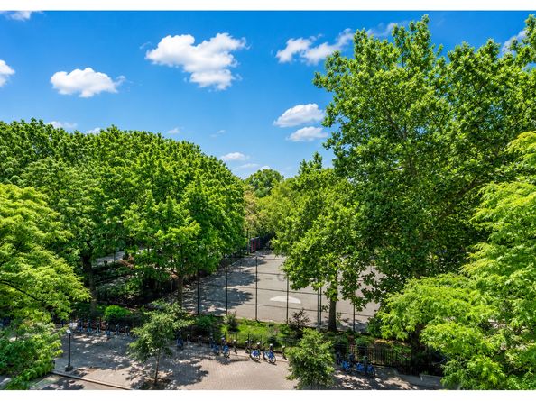 307 East 10th Street, New York NY 10009