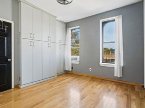 218 Scholes Street 9, Brooklyn NY 11206
