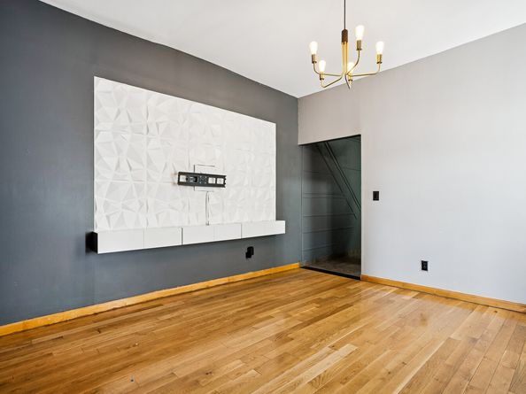 218 Scholes Street 9, Brooklyn NY 11206