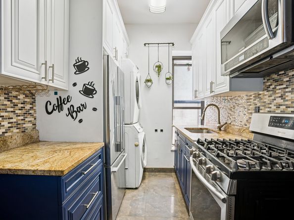 218 Scholes Street 9, Brooklyn NY 11206