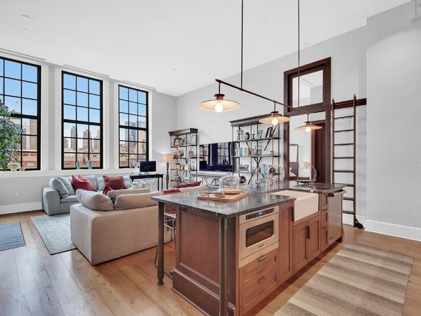 520 West 45th Street 5B, New York NY 10036