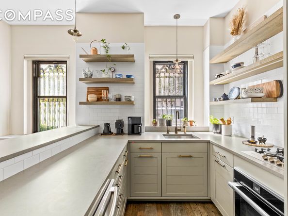201 West 16th Street 1A, New York NY 10011