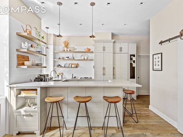 201 West 16th Street 1A, New York NY 10011