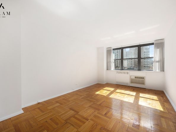 239 East 79th Street 8A, New York NY 10075