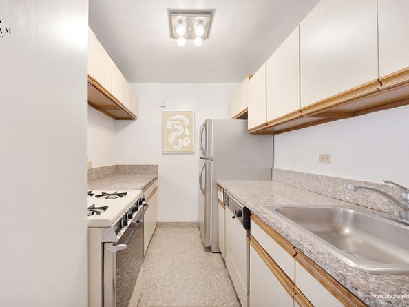 239 East 79th Street 8A, New York NY 10075
