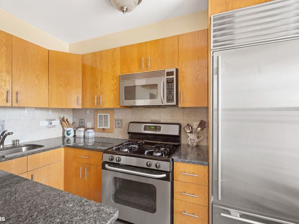345 East 86th Street 22A, New York NY 10028