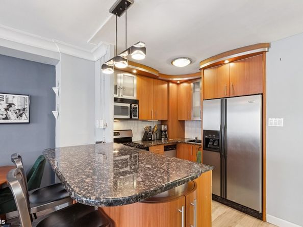 330 3rd Avenue 15H, New York NY 10010