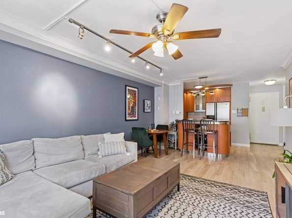 330 3rd Avenue 15H, New York NY 10010