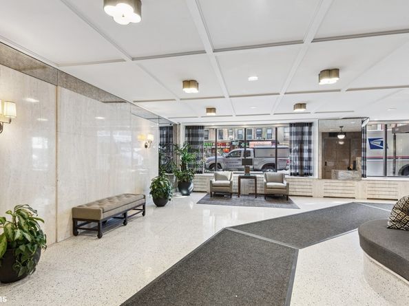 330 3rd Avenue 15H, New York NY 10010