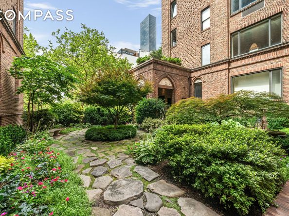455 East 51st Street 2F, New York NY 10022