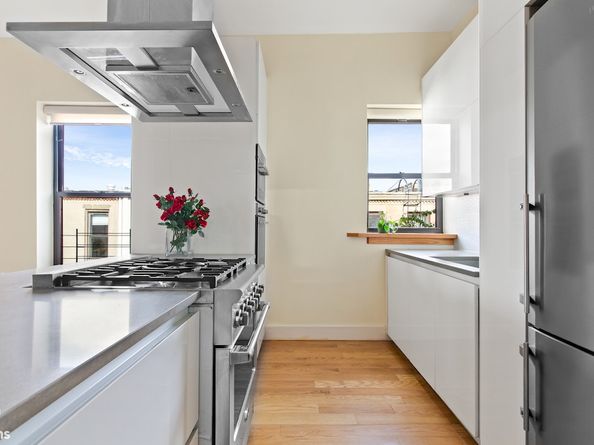 12 Lincoln Place 4, Brooklyn NY 11217