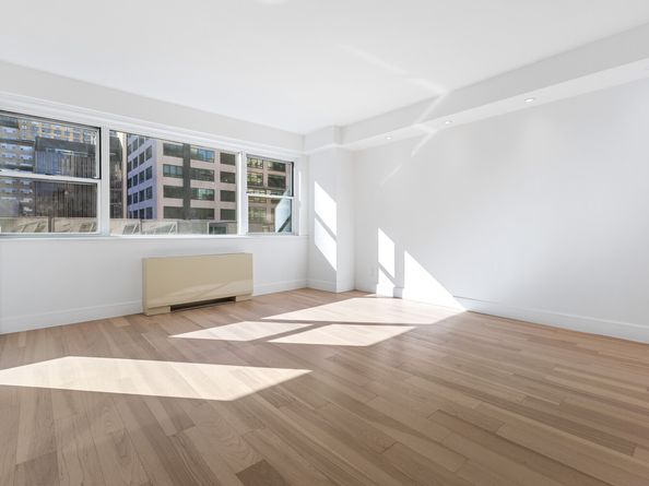 321 East 48th Street 11F, New York NY 10017