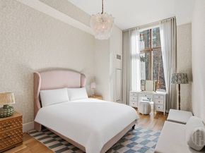 215 East 19th Street 2B, New York NY 10003
