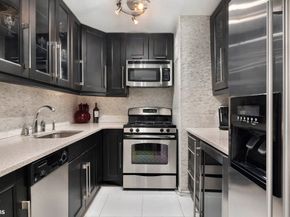 77 Fulton Street 4M, New York NY 10038