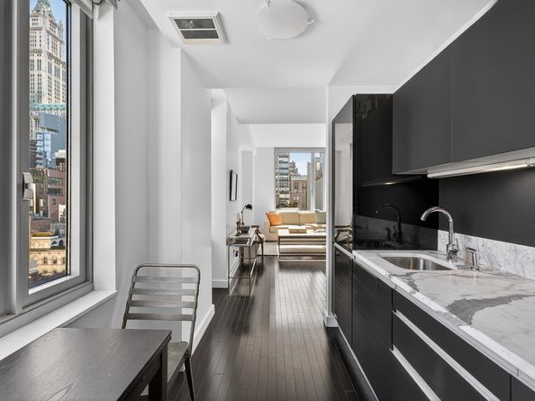 85 West Broadway 12E, New York NY 10007