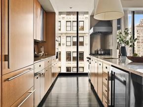 15 Union Square W 30, New York NY 10003