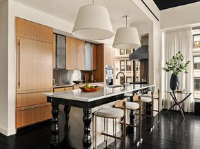 15 Union Square W 30, New York NY 10003