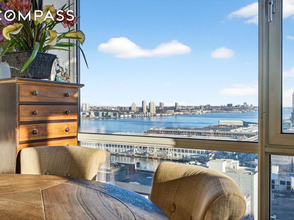 635 West 42nd Street 23E, New York NY 10036