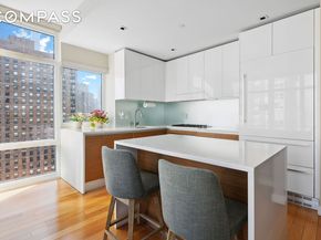 555 West 59th Street 25E, New York NY 10019