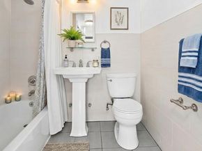 166 East 61st Street 15H, New York NY 10065