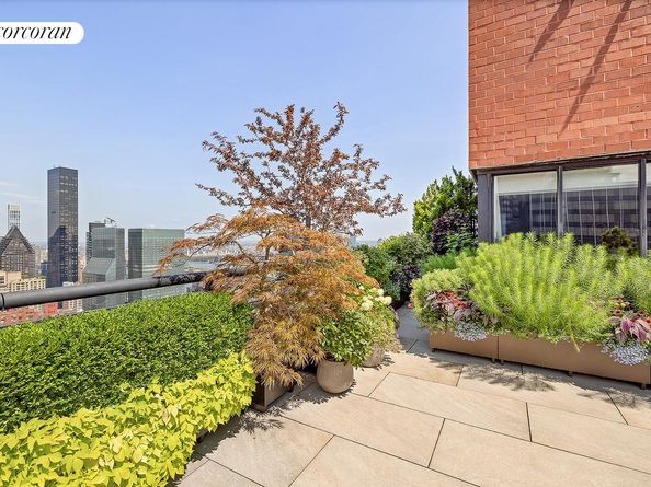 250 East 40th Street PH2A, New York NY 10016