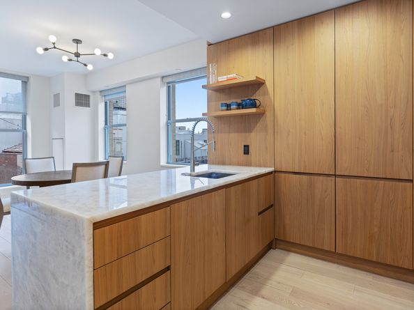 27 West 19th Street 12, New York NY 10011