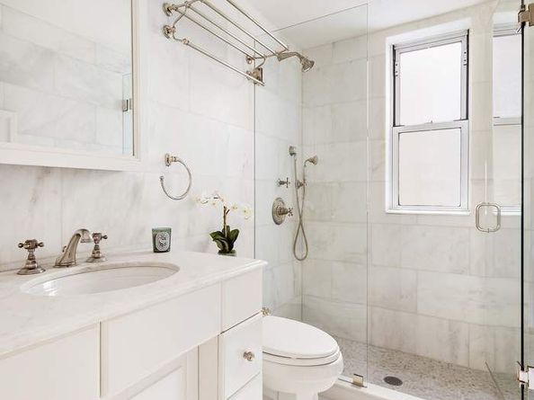 163 East 81st Street 4A, New York NY 10028