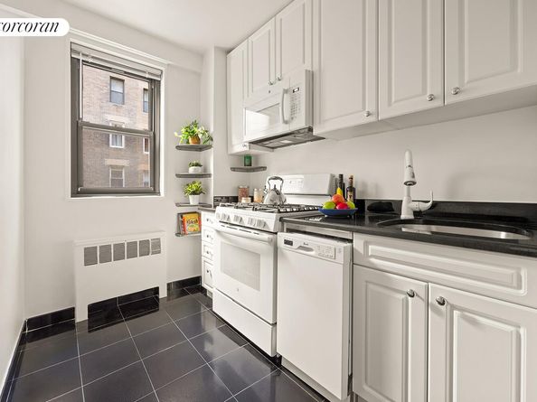 116 Central Park S 4E, New York NY 10019