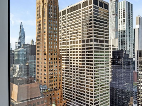 138 East 50th Street 40B, New York NY 10022
