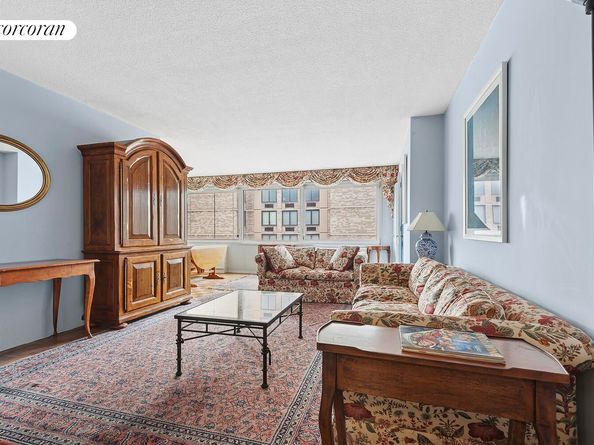 1065 Park Avenue 22D, New York NY 10128