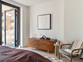 355 West 39th Street 3A, New York NY 10018