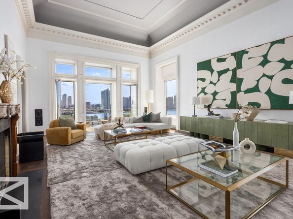 450 East 52nd Street 10, New York NY 10022