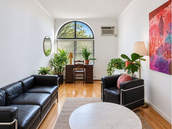 510 Ocean Parkway 1J, Brooklyn NY 11218