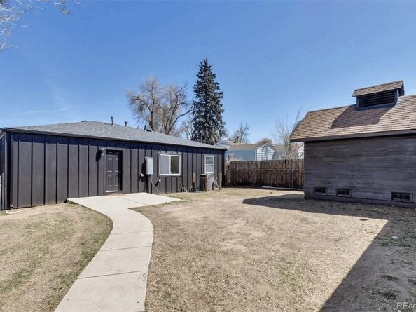 1285 Roslyn Street, Denver CO 80220