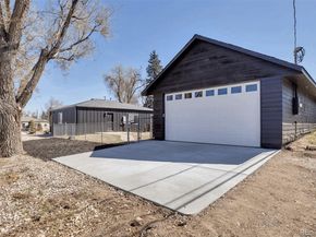 1285 Roslyn Street, Denver CO 80220